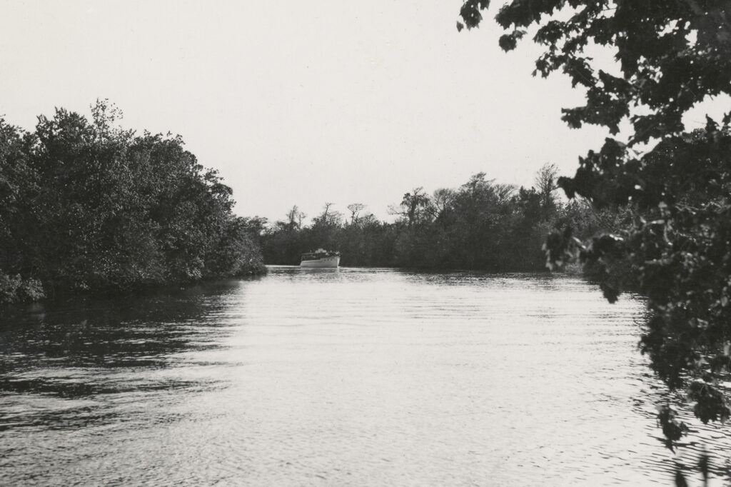 Historic photo of Jungle Queen afar cruising along New River Ft Lauderdale